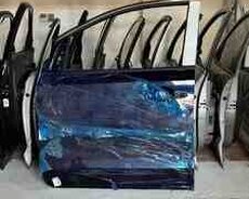 Kia Carnival 2020 ön və arxa qapıları