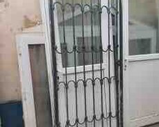 Pəncərələr, qapılar və dəmir barmaqlıqlar