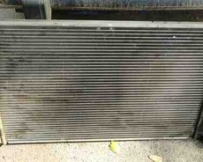 Audi A4 B7 su radiatoru