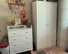 Dolab və bələmə masası