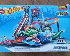 Hot Wheels Ultimate Gator Car Wash