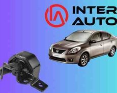 Nissan Sunny 2010 mühərrrik yastığı