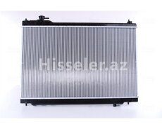 Infiniti fx-35 su radiatoru