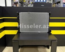 Mercedes W204 su radiatoru
